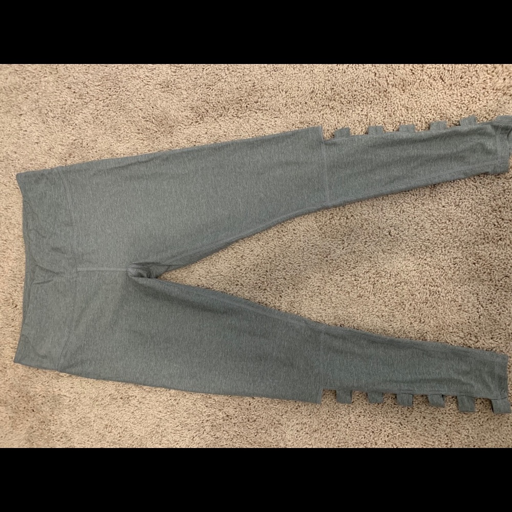 Grey yoga legging with cutouts
